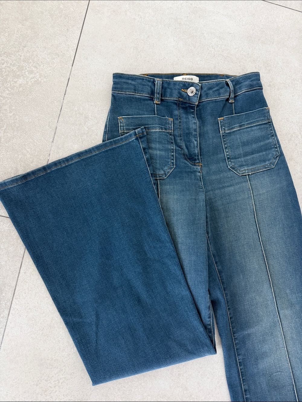 Reiss Sakura Patch-Pocket Flared Jeans in Mid Blue size 26R - Picture 6 of 7
